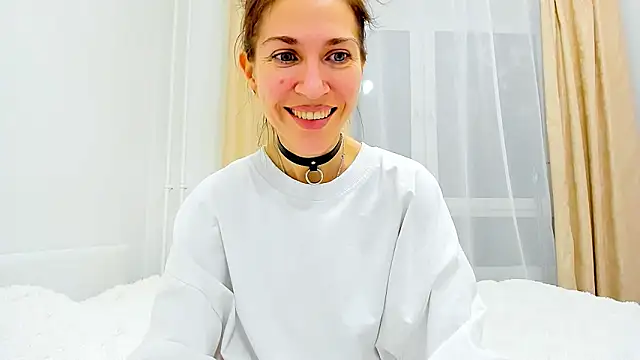 Mona Cruz online show from February 4, 2025, 9:20 pm