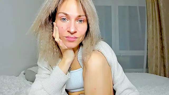 Mona Cruz online show from March 19, 2025, 9:05 pm