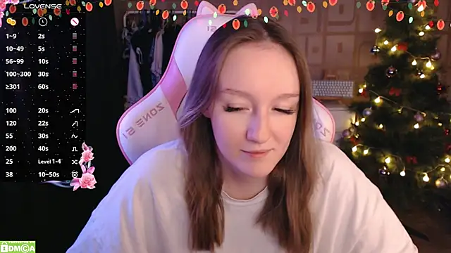 MoonlishSiren online show from December 24, 2024, 6:50 pm