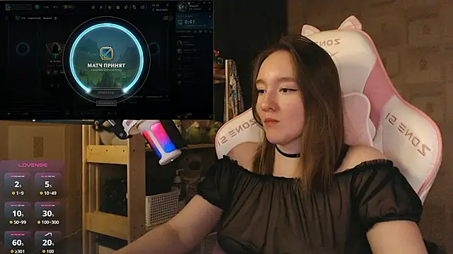 MoonlishSiren online show from March 3, 2026, 9:21 pm