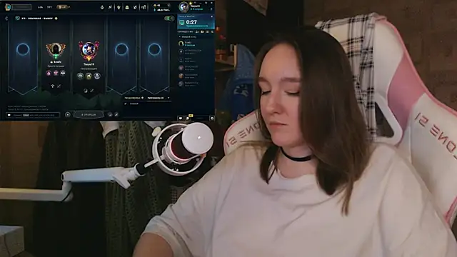 MoonlishSiren online show from April 12, 2026, 10:04 pm