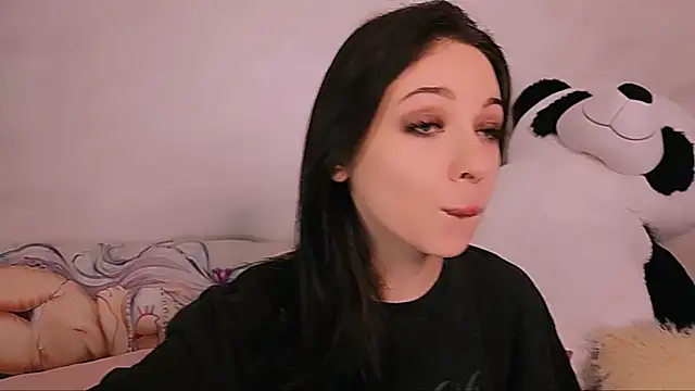 Snapshot of Only___Yours chatting on December 15, 2024, 9:35 am Only Yours online show from December 15, 2024, 9:35 am