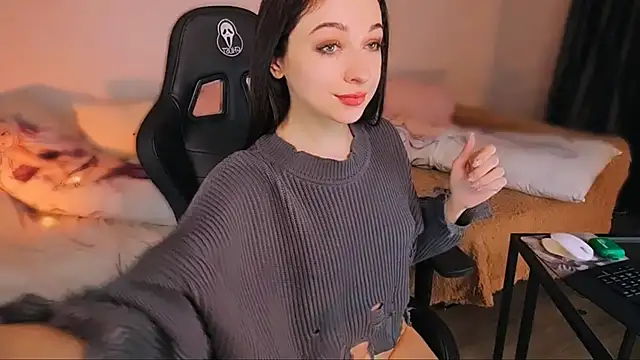 Snapshot of Only___Yours chatting on January 30, 2025, 12:29 am Only Yours online show from January 30, 2025, 12:29 am