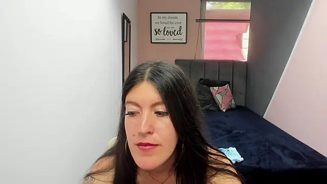 Snapshot of LiaCooper_ chatting on February 13, 2025, 3:03 pm LiaCooper online show from February 13, 2025, 3:03 pm