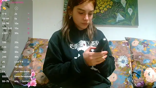 Sophie Bell online show from December 18, 2024, 6:57 pm