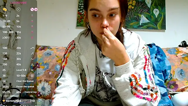 Sophie Bell online show from February 1, 2025, 9:19 pm