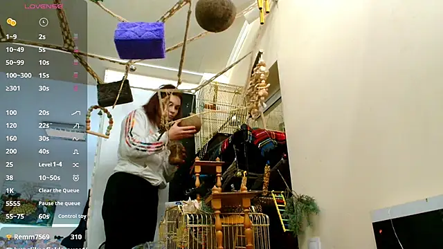 Sophie Bell online show from February 2, 2025, 6:31 pm