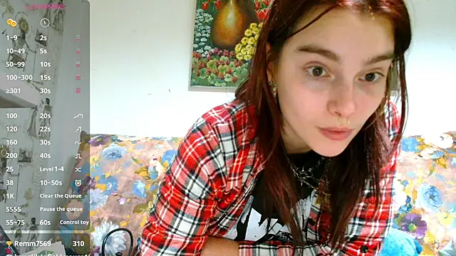 Sophie Bell online show from February 6, 2025, 6:46 pm