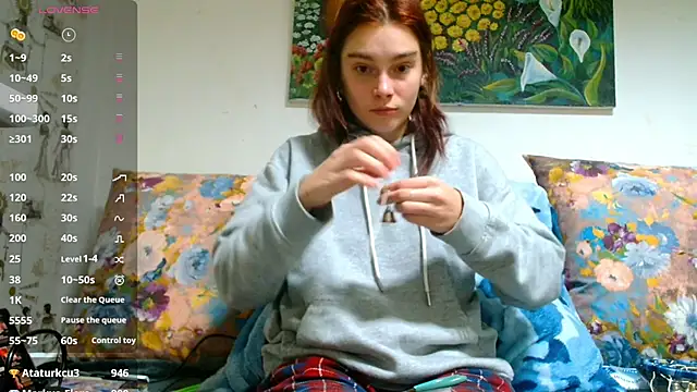 Sophie Bell online show from February 13, 2025, 9:06 pm