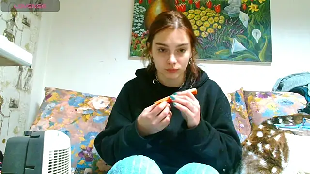 Sophie Bell online show from March 9, 2025, 6:21 pm