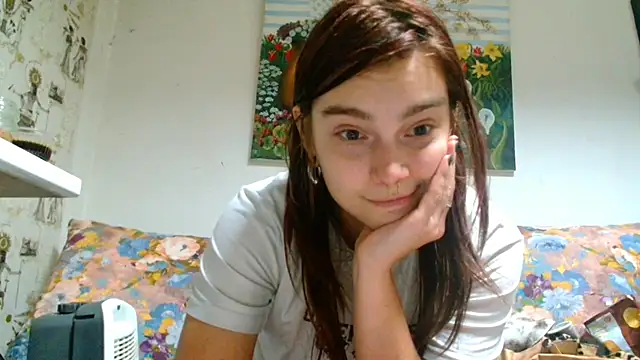 Sophie Bell online show from March 18, 2025, 5:31 pm