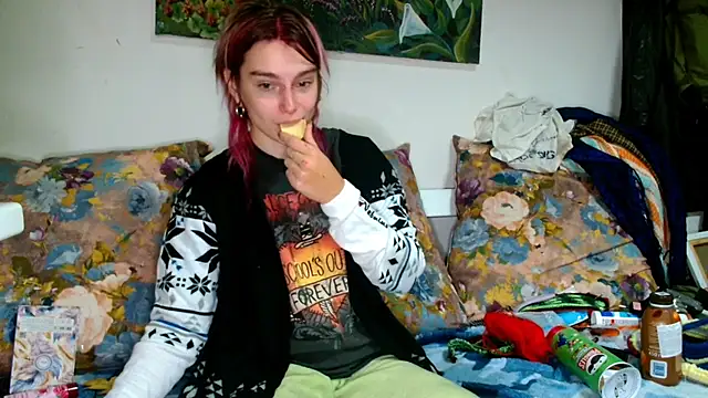 Sophie Bell online show from October 2, 2025, 5:42 pm