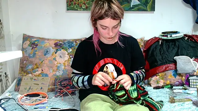 Sophie Bell online show from October 15, 2025, 5:35 pm