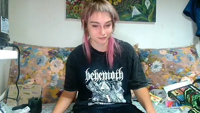 Sophie Bell online show from October 19, 2025, 5:13 pm