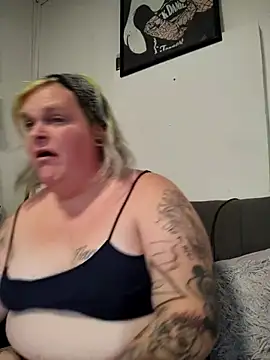 Trans Girl next door420 online show from April 12, 2026, 7:19 pm