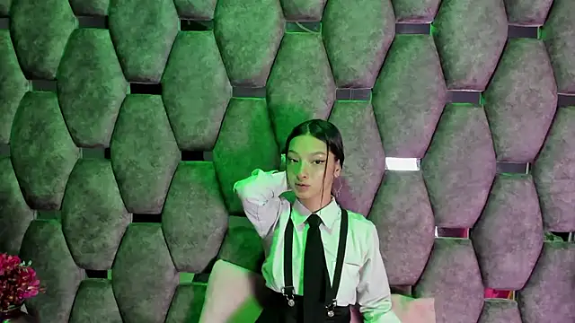 Aurora 18 online show from January 15, 2026, 2:43 pm