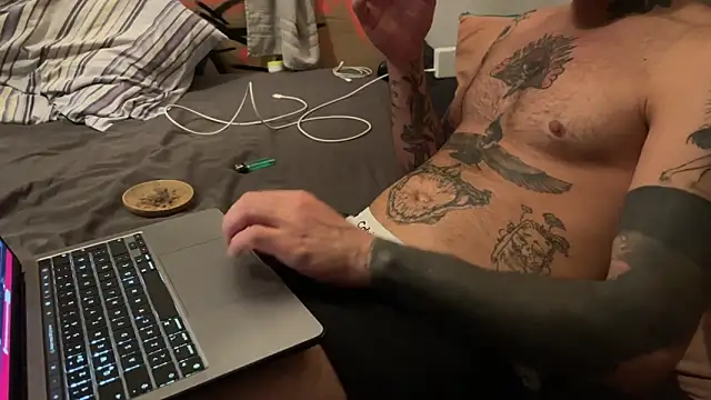 Snapshot of kameray12 chatting on March 14, 2025, 6:18 pm kameray12 online show from March 14, 2025, 6:18 pm