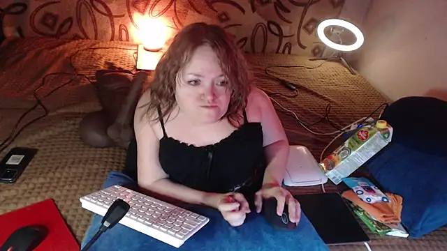 Snapshot of MiniNatalie chatting on January 28, 2025, 10:12 am MiniNatalie online show from January 28, 2025, 10:12 am