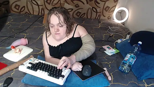 Snapshot of MiniNatalie chatting on February 22, 2025, 11:35 am MiniNatalie online show from February 22, 2025, 11:35 am