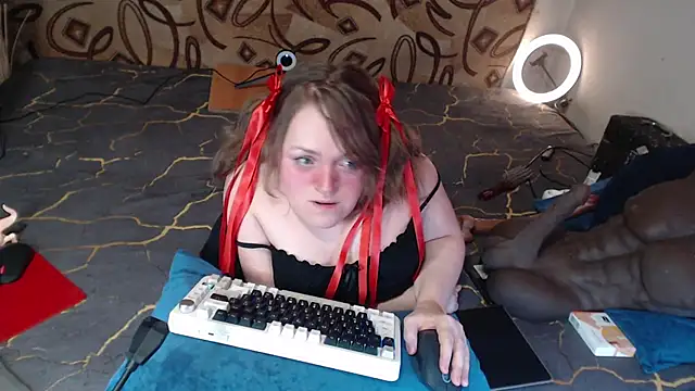 Snapshot of MiniNatalie chatting on March 7, 2025, 9:18 am MiniNatalie online show from March 7, 2025, 9:18 am