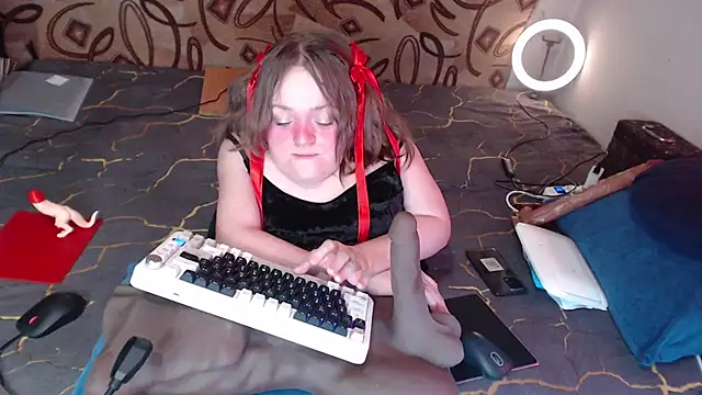 Snapshot of MiniNatalie chatting on March 8, 2025, 5:38 am MiniNatalie online show from March 8, 2025, 5:38 am