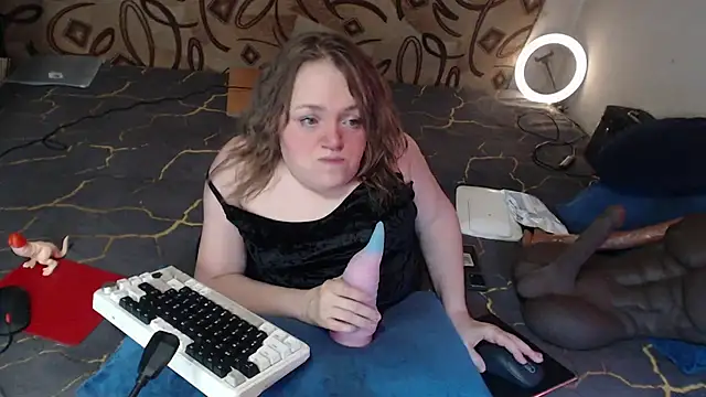 Snapshot of MiniNatalie chatting on March 11, 2025, 4:32 am MiniNatalie online show from March 11, 2025, 4:32 am