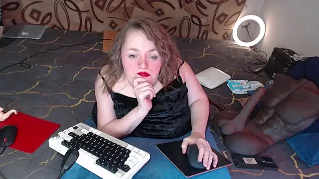 Snapshot of MiniNatalie chatting on March 11, 2025, 7:37 am MiniNatalie online show from March 11, 2025, 7:37 am