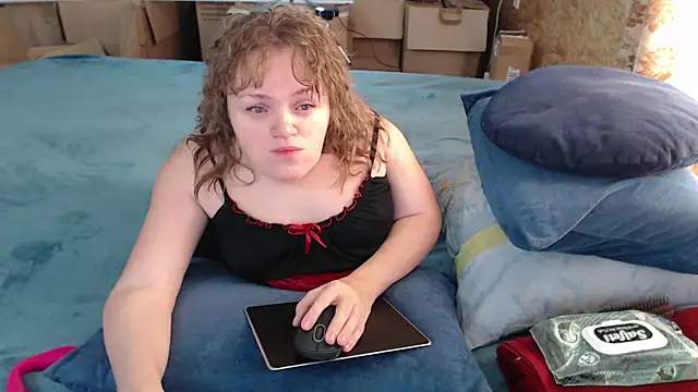 Snapshot of MiniNatalie chatting on September 12, 2025, 4:45 am MiniNatalie online show from September 12, 2025, 4:45 am