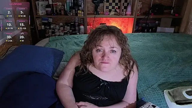 Snapshot of MiniNatalie chatting on November 8, 2025, 2:06 pm MiniNatalie online show from November 8, 2025, 2:06 pm