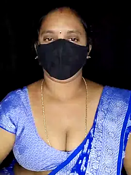 vintage-vibs online show from November 17, 2025, 6:14 pm