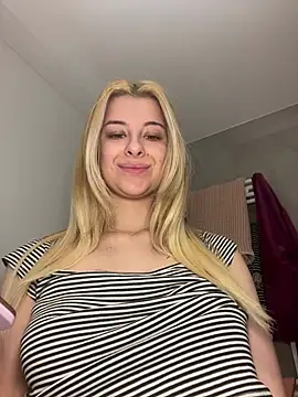 Mia-Minou online show from March 16, 2025, 12:22 pm