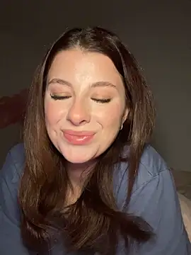 Mia-Minou online show from March 11, 2026, 10:38 pm