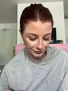 Snapshot of Mia-Minou chatting on April 26, 2026, 7:39 am Mia-Minou online show from April 26, 2026, 7:39 am