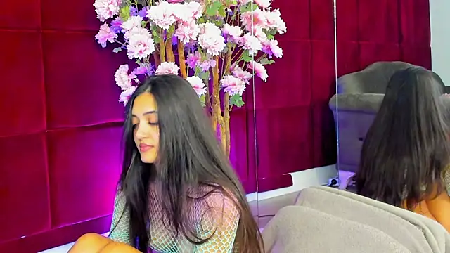 Alexxa online show from October 31, 2025, 6:31 pm