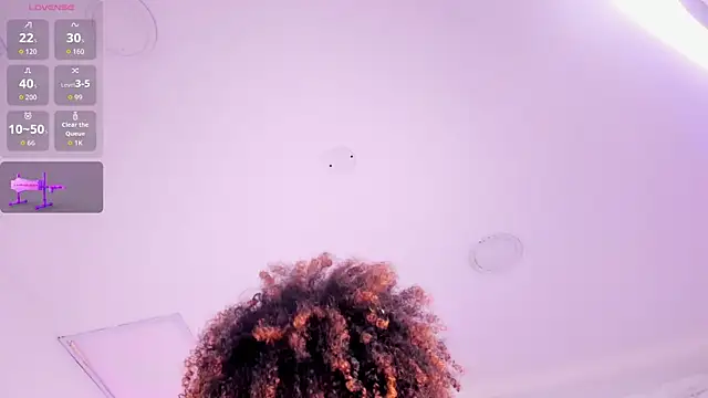 Snapshot of _CurlyGirl_ chatting on May 13, 2026, 8:38 pm CurlyGirl online show from May 13, 2026, 8:38 pm