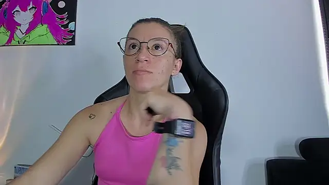 Snapshot of roxanne_jones1 chatting on June 30, 2026, 6:09 pm roxanne jones1 online show from June 30, 2026, 6:09 pm