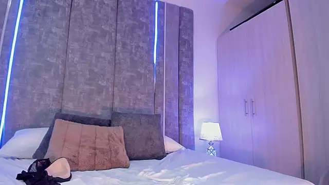 Snapshot of MadelineJones chatting on February 11, 2025, 11:01 pm MadelineJones online show from February 11, 2025, 11:01 pm