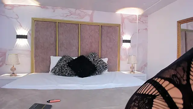 Snapshot of MadelineJones chatting on March 12, 2025, 9:13 pm MadelineJones online show from March 12, 2025, 9:13 pm