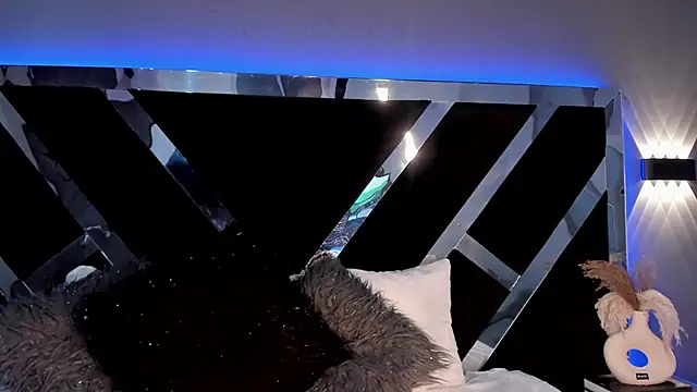 Snapshot of MadelineJones chatting on March 22, 2025, 11:53 pm MadelineJones online show from March 22, 2025, 11:53 pm