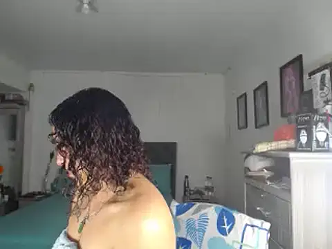 Snapshot of Corina_hot chatting on December 6, 2024, 4:36 am Corina hot online show from December 6, 2024, 4:36 am