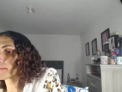 Snapshot of Corina_hot chatting on December 27, 2024, 4:47 am Corina hot online show from December 27, 2024, 4:47 am