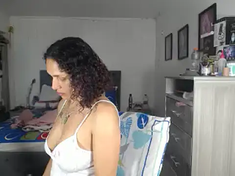 Snapshot of Corina_hot chatting on December 29, 2024, 7:50 am Corina hot online show from December 29, 2024, 7:50 am