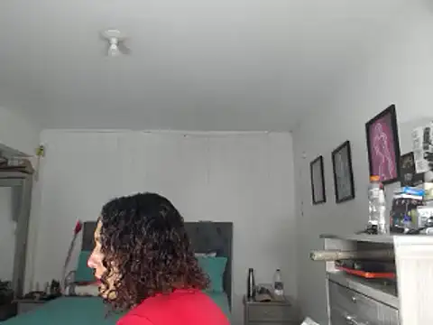 Snapshot of Corina_hot chatting on January 3, 2025, 10:29 pm Corina hot online show from January 3, 2025, 10:29 pm