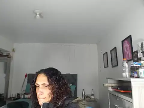 Snapshot of Corina_hot chatting on January 4, 2025, 1:31 am Corina hot online show from January 4, 2025, 1:31 am