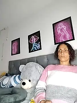 Snapshot of Corina_hot chatting on January 25, 2025, 3:30 am Corina hot online show from January 25, 2025, 3:30 am