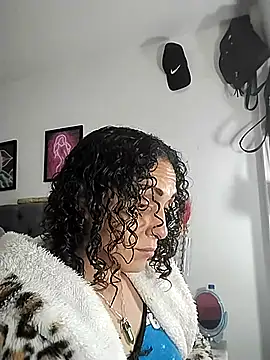 Snapshot of Corina_hot chatting on March 20, 2025, 2:51 am Corina hot online show from March 20, 2025, 2:51 am