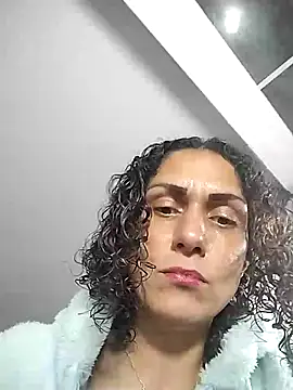 Snapshot of Corina_hot chatting on March 20, 2025, 9:13 pm Corina hot online show from March 20, 2025, 9:13 pm