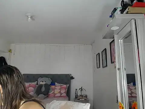 Snapshot of Corina_hot chatting on September 24, 2025, 8:34 pm Corina hot online show from September 24, 2025, 8:34 pm