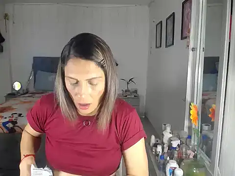 Snapshot of Corina_hot chatting on October 23, 2025, 7:56 pm Corina hot online show from October 23, 2025, 7:56 pm