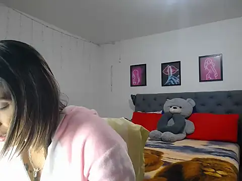 Snapshot of Corina_hot chatting on April 13, 2026, 12:49 am Corina hot online show from April 13, 2026, 12:49 am